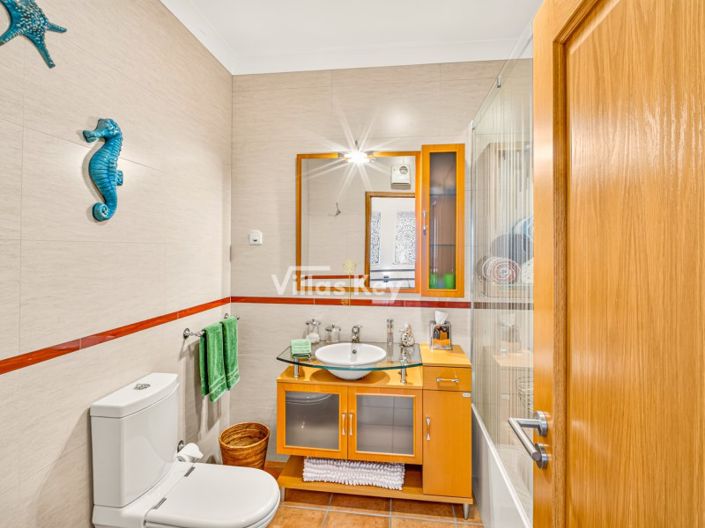Image No.21-4 Bed House for sale