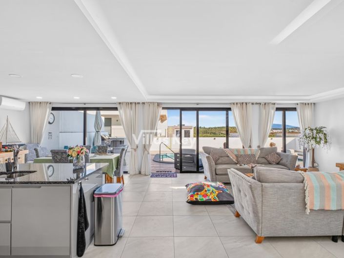 Image No.3-4 Bed House for sale