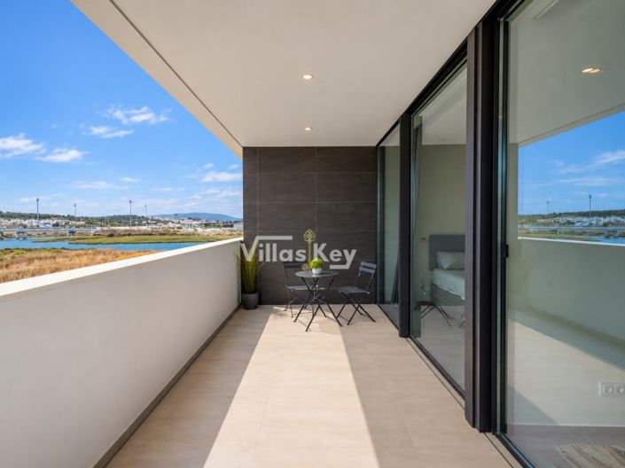 Image No.28-3 Bed Apartment for sale