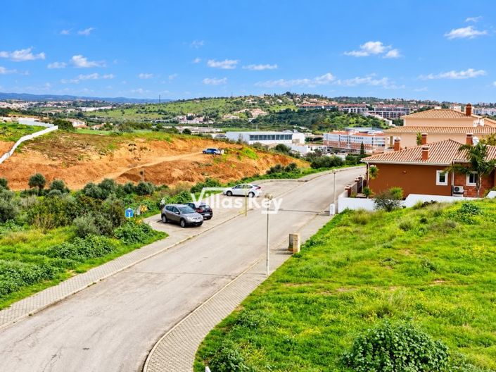 Image No.22-3 Bed Apartment for sale