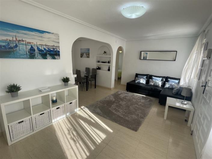 Image No.10-2 Bed Villa / Detached for sale