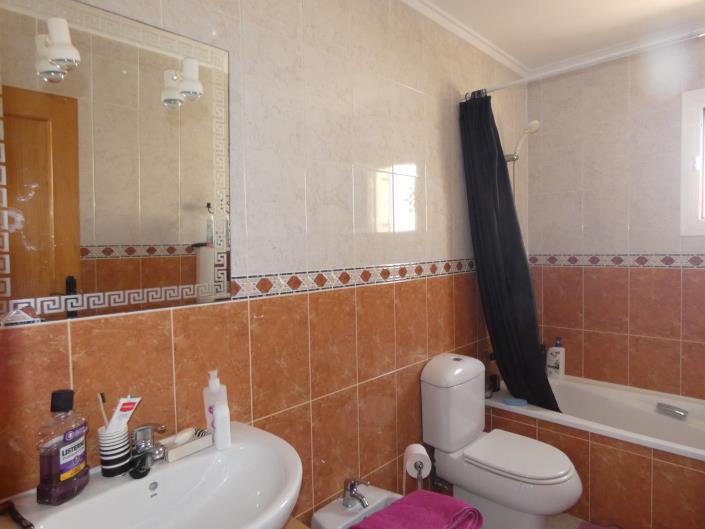 Image No.13-3 Bed Villa / Detached for sale