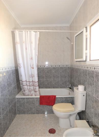 Image No.31-3 Bed Villa / Detached for sale