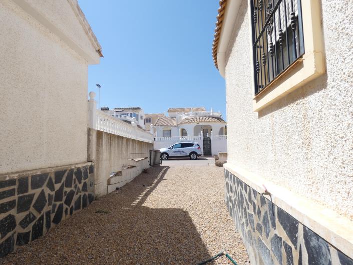 Image No.36-3 Bed Villa / Detached for sale