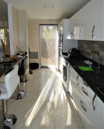 Image No.14-4 Bed Villa / Detached for sale