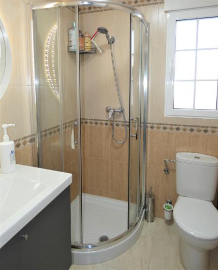 Image No.18-4 Bed Villa / Detached for sale