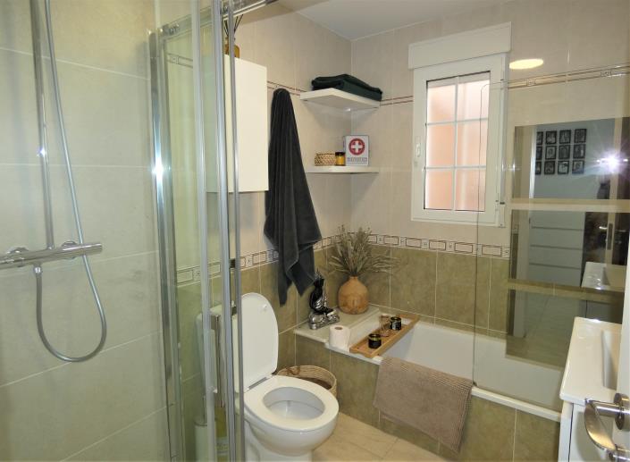 Image No.24-4 Bed Villa / Detached for sale