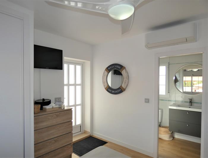 Image No.47-4 Bed Villa / Detached for sale