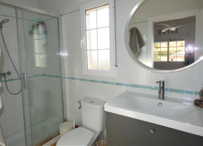 Image No.48-4 Bed Villa / Detached for sale