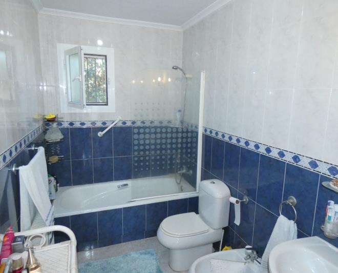 Image No.18-3 Bed Villa / Detached for sale