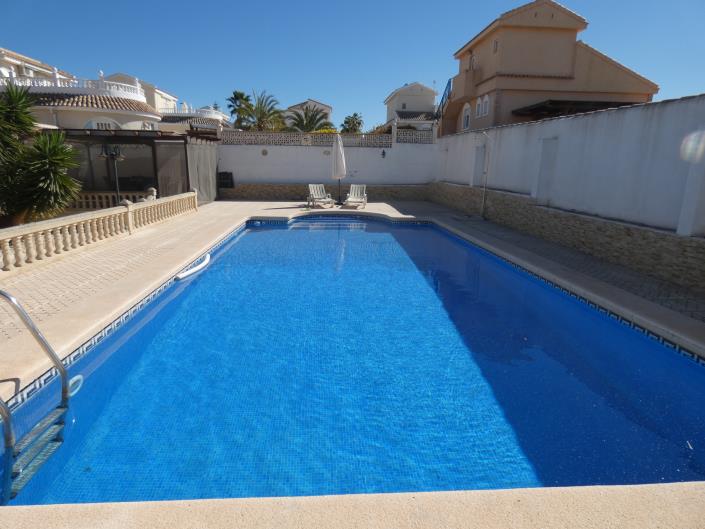 Image No.38-3 Bed Villa / Detached for sale