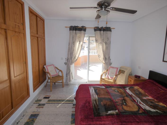 Image No.45-3 Bed Villa / Detached for sale