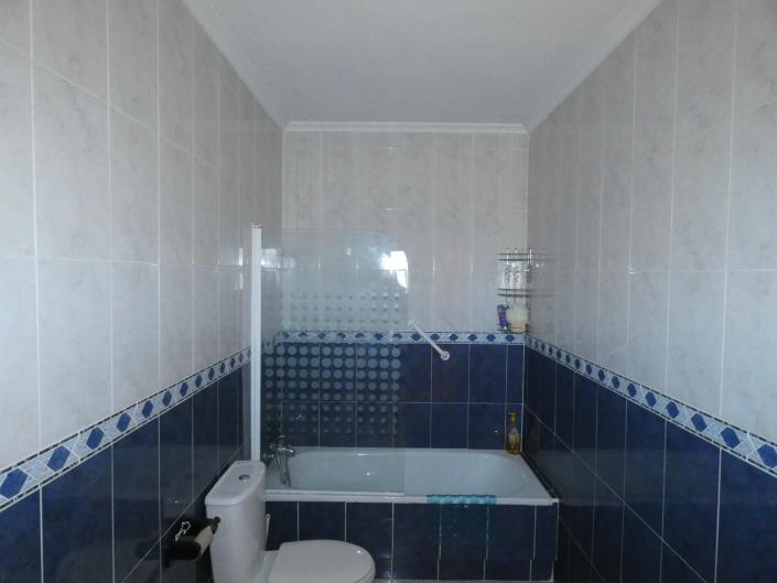 Image No.47-3 Bed Villa / Detached for sale