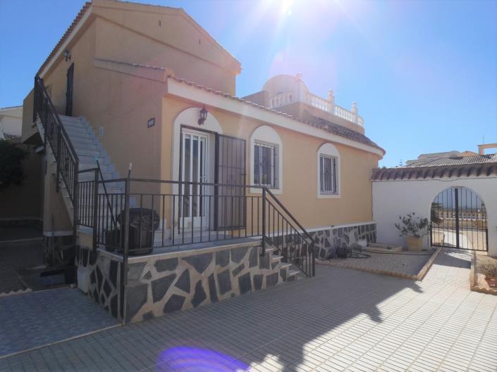 Image No.58-3 Bed Villa / Detached for sale