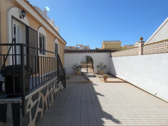 Image No.59-3 Bed Villa / Detached for sale