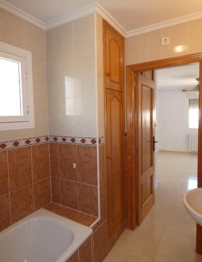 Image No.27-2 Bed Villa / Detached for sale