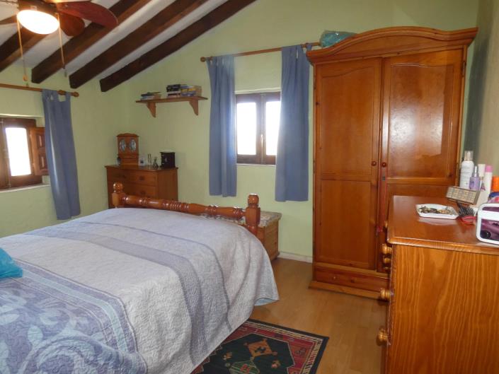 Image No.33-3 Bed Country Property for sale