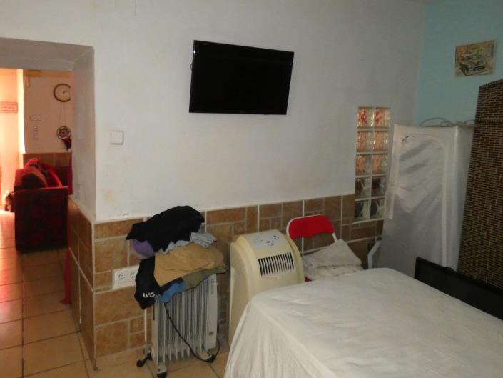 Image No.17-2 Bed Country House for sale