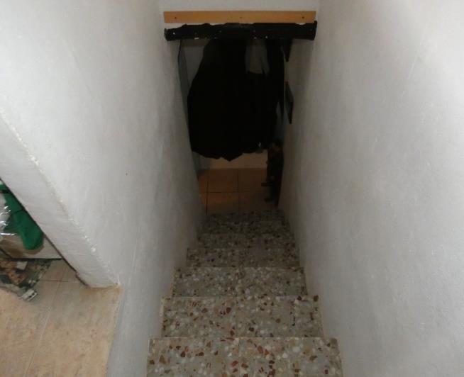 Image No.31-2 Bed Country House for sale