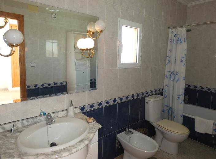 Image No.31-6 Bed Villa / Detached for sale