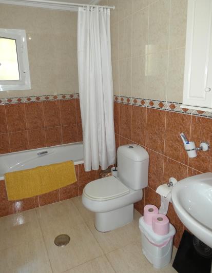 Image No.18-3 Bed Villa / Detached for sale