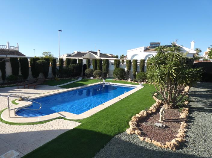 Image No.45-3 Bed Villa / Detached for sale