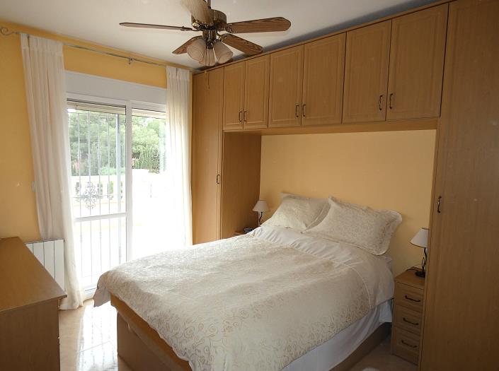 Image No.17-3 Bed Country House for sale