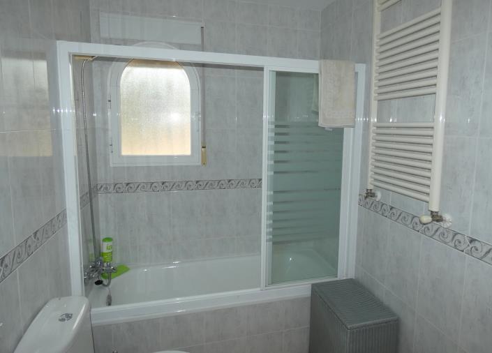 Image No.20-3 Bed Country House for sale