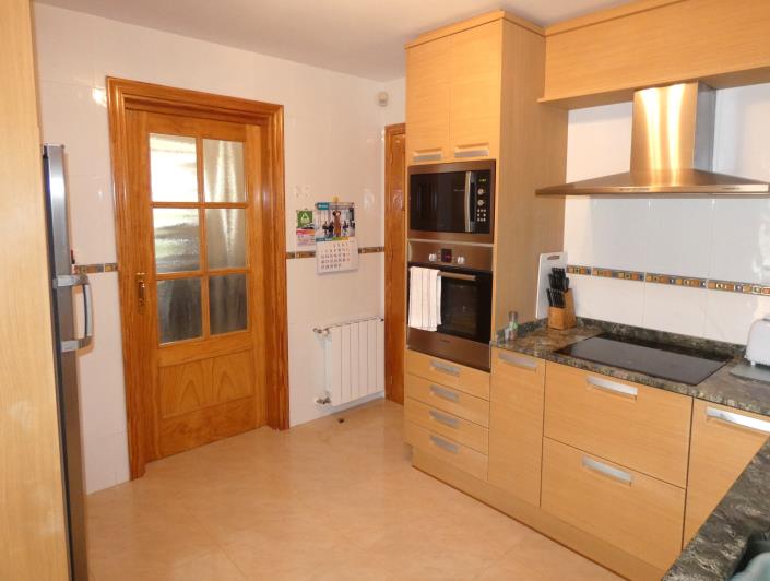 Image No.36-3 Bed Country House for sale