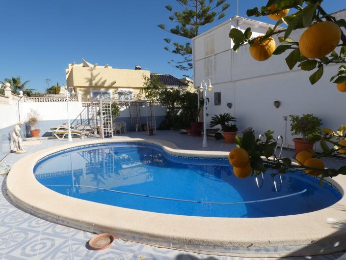 Image No.3-2 Bed Villa / Detached for sale