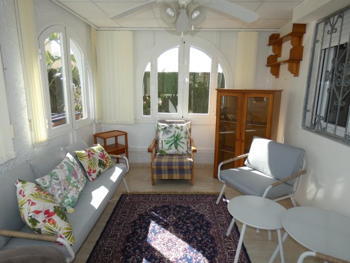 Image No.10-2 Bed Villa / Detached for sale