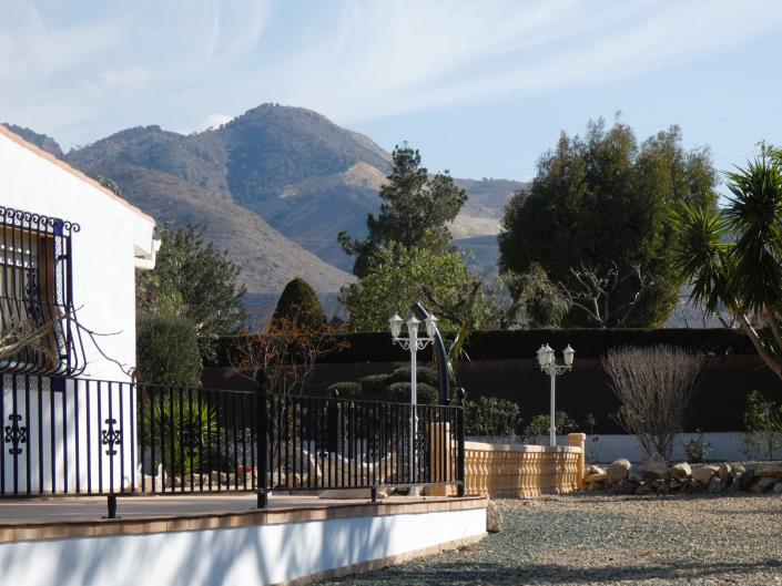 Image No.4-3 Bed Country Property for sale