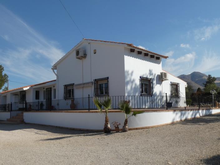 Image No.6-3 Bed Country Property for sale