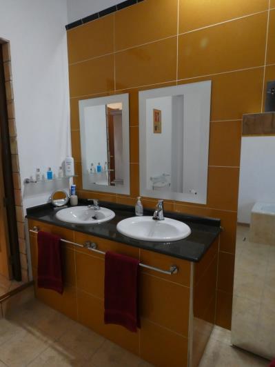 Image No.40-3 Bed Country Property for sale