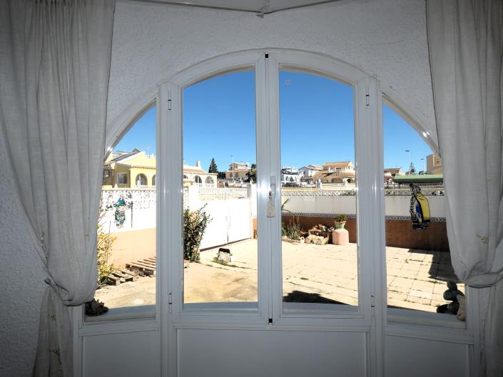 Image No.11-3 Bed Villa / Detached for sale