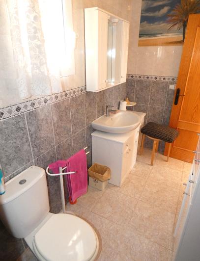 Image No.35-3 Bed Villa / Detached for sale