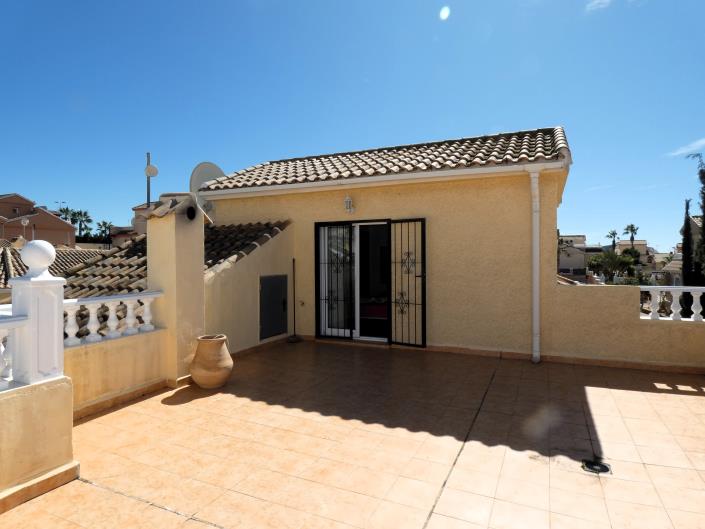 Image No.37-3 Bed Villa / Detached for sale