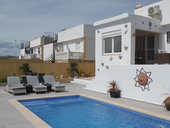 Image No.38-2 Bed Villa / Detached for sale