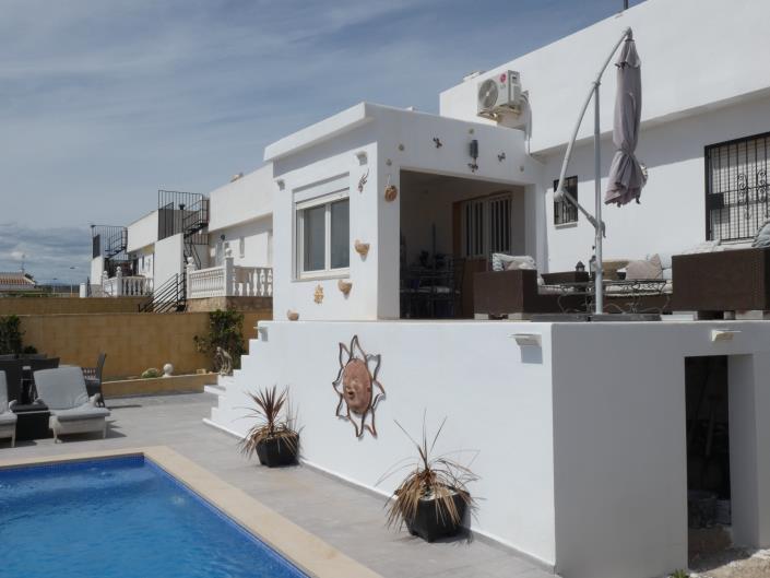 Image No.40-2 Bed Villa / Detached for sale