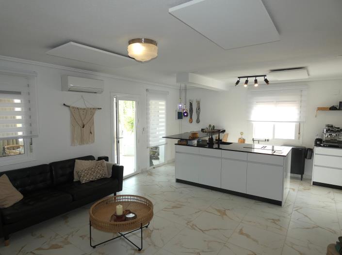 Image No.9-3 Bed Villa / Detached for sale