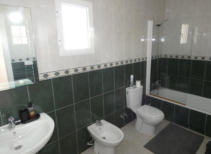 Image No.31-3 Bed Villa / Detached for sale