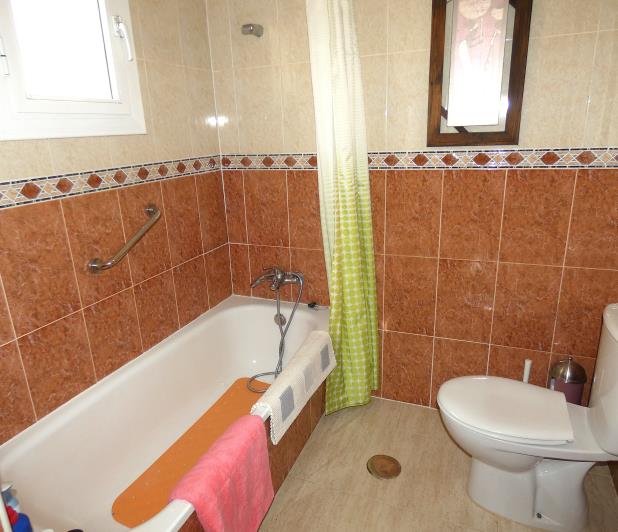 Image No.34-2 Bed Villa / Detached for sale