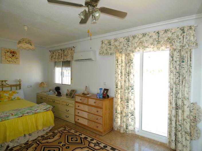 Image No.33-3 Bed Villa / Detached for sale