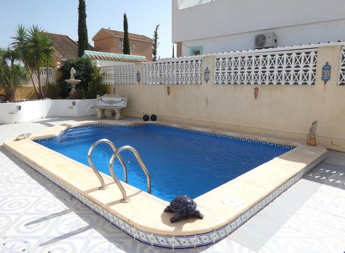 Image No.48-2 Bed Villa / Detached for sale