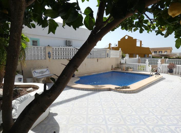 Image No.52-2 Bed Villa / Detached for sale