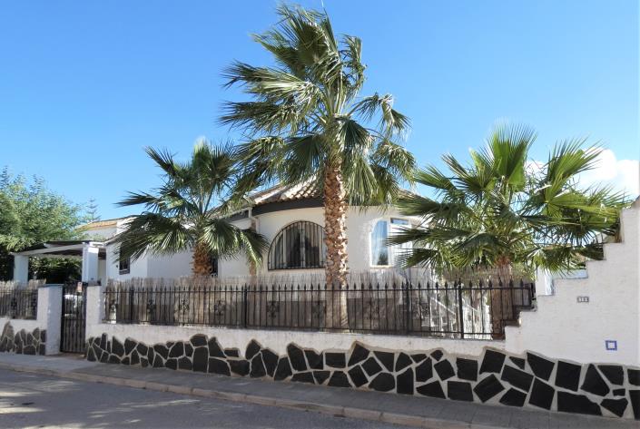 Image No.1-3 Bed Villa / Detached for sale