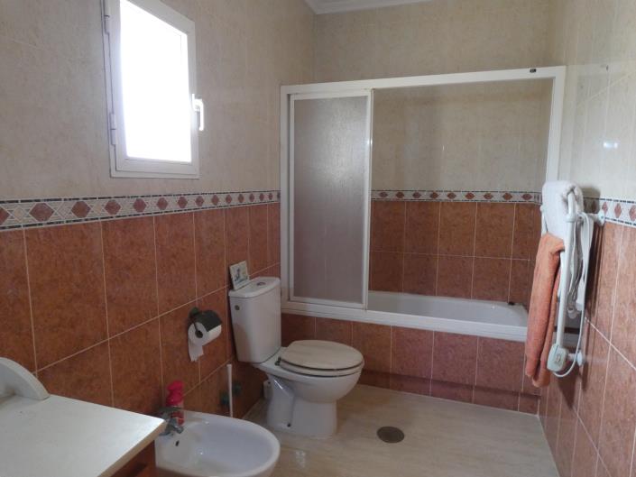 Image No.37-3 Bed Villa / Detached for sale