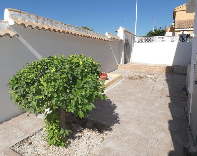 Image No.44-3 Bed Villa / Detached for sale