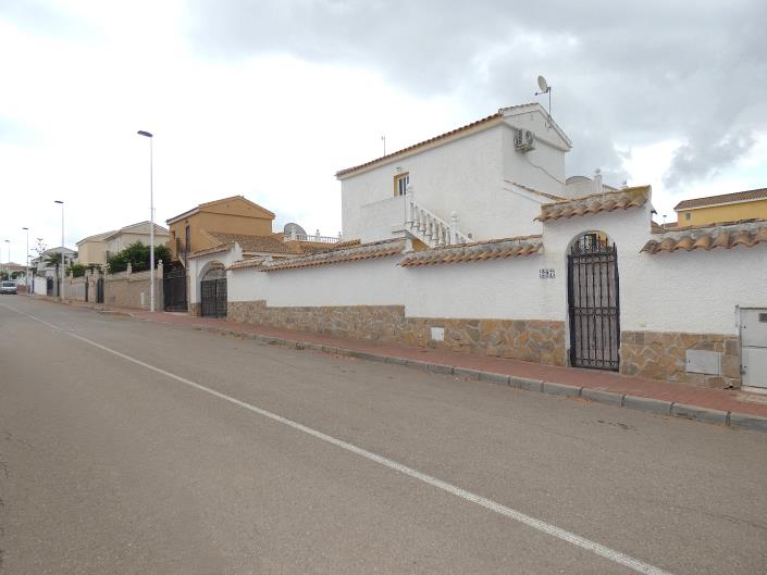 Image No.57-3 Bed Villa / Detached for sale