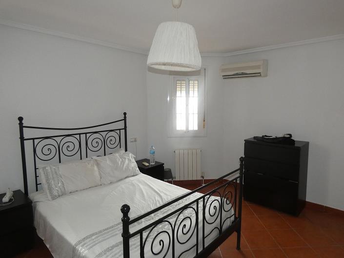 Image No.16-3 Bed Villa / Detached for sale